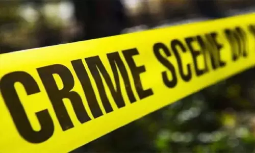 ആന്ധ്രയിൽ പെൺ സുഹൃത്തിനെ കൊലപ്പെടുത്തി ഒമ്പത് കഷണങ്ങളാക്കി കനാലിൽ തള്ളി; കശാപ്പുകാരൻ പിടിയിൽ ആന്ധ്രയിൽ പെൺ സുഹൃത്തിനെ കൊലപ്പെടുത്തി ഒമ്പത് കഷണങ്ങളാക്കി കനാലിൽ തള്ളി; കശാപ്പുകാരൻ പിടിയിൽ