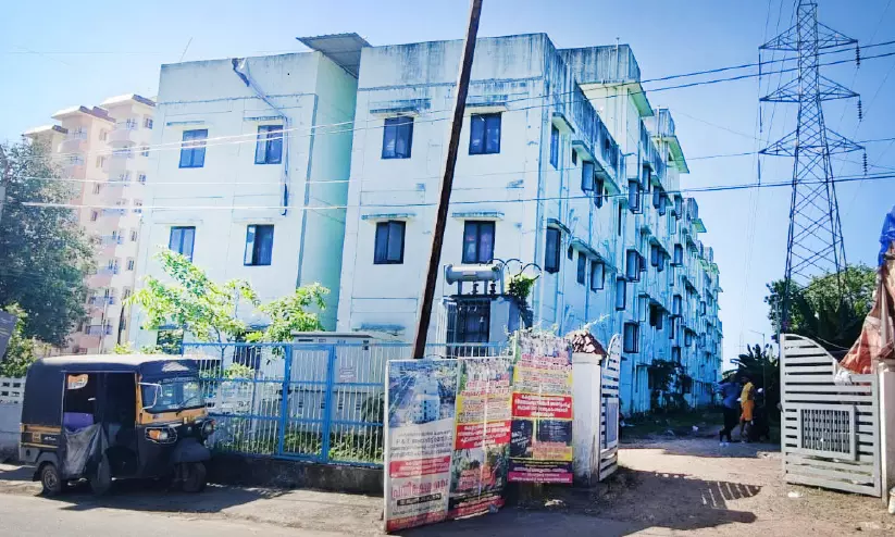 ഞങ്ങളോട് എന്തിനിത് ചെയ്തു? ഞങ്ങളോട് എന്തിനിത് ചെയ്തു?