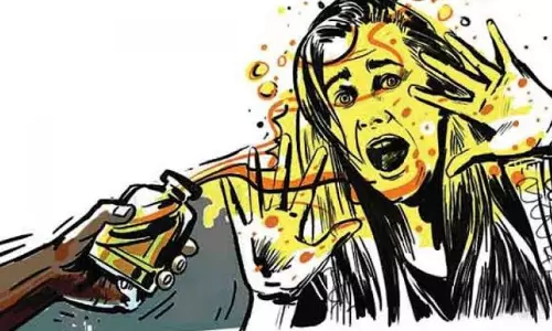 യുവതിയുടെ മുഖത്ത് ആസിഡൊഴിച്ച പ്രതി ആറ് വർഷത്തിന് ശേഷം പിടിയിൽ യുവതിയുടെ മുഖത്ത് ആസിഡൊഴിച്ച പ്രതി ആറ് വർഷത്തിന് ശേഷം പിടിയിൽ