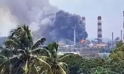 മംഗളൂരു റിഫൈനറിയിൽ സ്ഫോടനം; സമീപമുള്ള വീടുകൾ കുലുങ്ങി, മംഗളൂരു നഗരത്തിൽ വരെ സ്ഫോടനശബ്ദം, ആളപായമില്ല