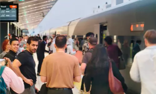 ആസ്വാദ്യമായി ഇത്തിഹാദെത്തി; ഇനി സുഖയാത്രയുടെ ട്രാക്കിൽ ദുബൈ