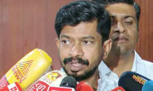 ബി.ജെ.പിക്കെതിരെ നടത്തിയ മാർച്ചിൽ എസ്.എഫ്.ഐ എന്തിനാണ് ബീയർകുപ്പി വലിച്ചെറിയുന്നത്? ലാത്തിചാർജല്ല, തൂഫാൻ റെയ്ഡാണ് നടത്തേണ്ടിയിരുന്നതെന്നും മന്ത്രി ഒ.ജെ. ജനീഷ്