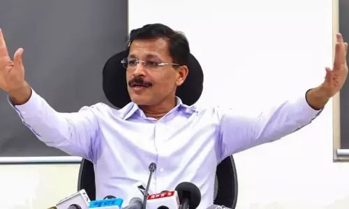 സെലിബ്രിറ്റികളുടെ ഇരട്ടത്താപ്പ് അംഗീകരിക്കാനാവില്ല; പാൻ മസാല പരസ്യത്തിൽ രൂക്ഷ വിമർശനവുമായി തുക്കാറാം മുണ്ടെ