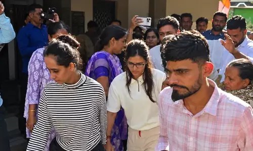 എത്യോപ്യയിൽ ബന്ദികളാക്കിയ ഗുജറാത്ത് സ്വദേശികളായ മൂന്നുപേർ മോചിതരായി എത്യോപ്യയിൽ ബന്ദികളാക്കിയ ഗുജറാത്ത് സ്വദേശികളായ മൂന്നുപേർ മോചിതരായി