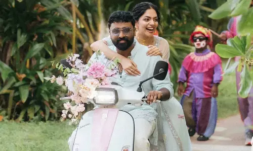 പ്രീവെഡിങ് ആഘോഷത്തിൽ പൊക്കം കുറഞ്ഞവരെ അലങ്കാര വസ്തുവാക്കിയെന്ന് വിമർശനം; വിശദീകരണവുമായി നടി അഹാന കൃഷ്ണ പ്രീവെഡിങ് ആഘോഷത്തിൽ പൊക്കം കുറഞ്ഞവരെ അലങ്കാര വസ്തുവാക്കിയെന്ന് വിമർശനം; വിശദീകരണവുമായി നടി അഹാന കൃഷ്ണ