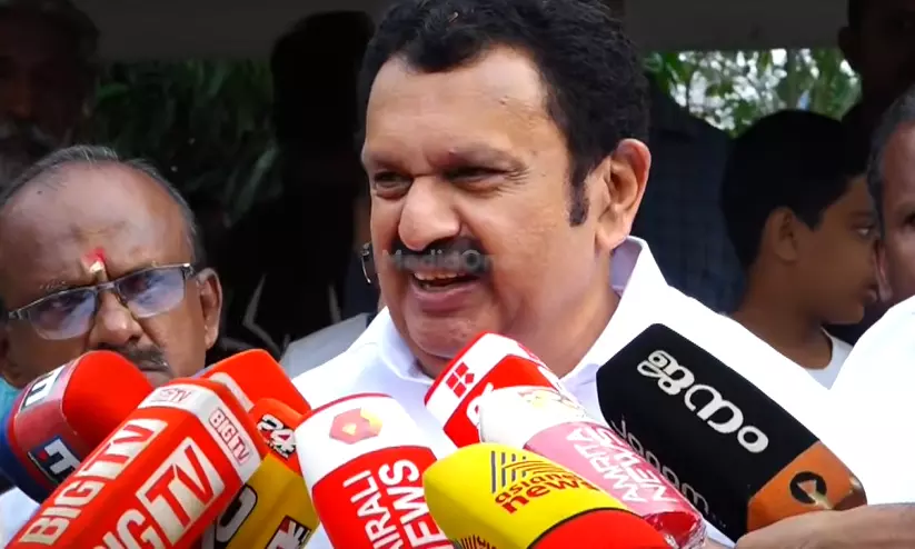 അടൂർ പ്രകാശിന്റെ ആരോപണത്തിൽ പ്രതികരണവുമായി കെ. മുരളീധരൻ: ‘മുമ്പ് ഞാൻ പറഞ്ഞപ്പോൾ എല്ലാവരും കൂടെ കൊത്തിപറിച്ചു, എന്റെ മേക്കിട്ട് കയറി’ അടൂർ പ്രകാശിന്റെ ആരോപണത്തിൽ പ്രതികരണവുമായി കെ. മുരളീധരൻ: ‘മുമ്പ് ഞാൻ പറഞ്ഞപ്പോൾ എല്ലാവരും കൂടെ കൊത്തിപറിച്ചു, എന്റെ മേക്കിട്ട് കയറി’