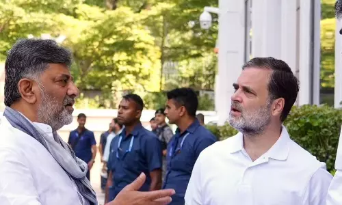 എ​സ്.​ഐ.​ആ​ർ ക്രൂ​ര​ത വീണ്ടും; ക​ർ​ണാ​ട​ക​യി​ൽ മു​സ്‍ലിം വോ​ട്ടു​ക​ൾ വെ​ട്ടി; തെ​ര​ഞ്ഞെ​ടു​പ്പ് ക​മീ​ഷ​ൻ ഓ​ഫി​സ് ഉ​പ​രോ​ധി​ച്ച് മു​ഖ്യ​മ​ന്ത്രി