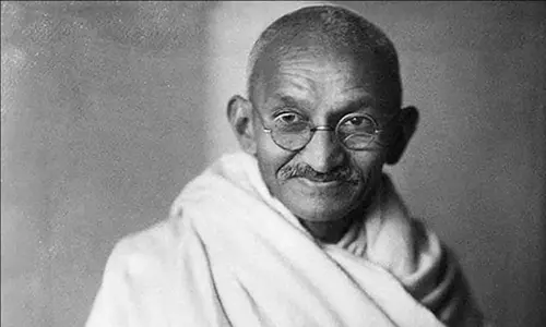 ഇന്ന് ഗാന്ധിജയന്തി; ഇതാ ചരിത്രത്തോടൊപ്പം സഞ്ചരിച്ച ആ ശബ്ദ സാന്നിധ്യം