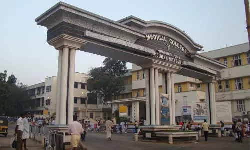 60 അസിസ്റ്റന്റ് പ്രഫസർ ഒഴിവുകൾ; പരാതികൾ പെരുകുമ്പോഴും മെഡിക്കൽ കോളജിൽ ഡോക്ടർമാർക്ക്​ ക്ഷാമം
