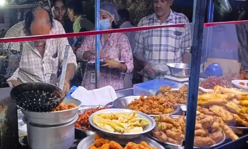 കോ​ർ​പ​റേ​ഷ​ൻ പ​രി​ധ​ിയി​ൽ ഉ​പ​യോ​ഗ​ശൂ​ന്യ​മാ​യ 238 ലി​റ്റ​ർ ഓ​യി​ൽ ന​ശി​പ്പി​ച്ചു