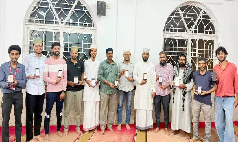 സ്വദേശി ദർസ് സമ്പൂർണ വിജയം -മുസ്തഫ ഹുദവി ബൊമ്മനഹള്ളി സ്വദേശി ദർസ് സമ്പൂർണ വിജയം -മുസ്തഫ ഹുദവി ബൊമ്മനഹള്ളി