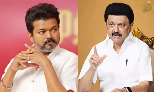 നിങ്ങൾക്ക് ബിജെപിയെ ഭയമാണോ?; എസ്ഐആർ വിഷയത്തിലെ മൗനത്തിൽ മുഖ്യമന്ത്രി വിജയ്യെ ലക്ഷ്യമിട്ട് സ്റ്റാലിൻ നിങ്ങൾക്ക് ബിജെപിയെ ഭയമാണോ?; എസ്ഐആർ വിഷയത്തിലെ മൗനത്തിൽ മുഖ്യമന്ത്രി വിജയ്യെ ലക്ഷ്യമിട്ട് സ്റ്റാലിൻ