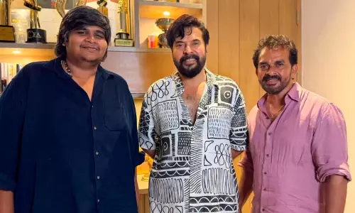 നിങ്ങളെന്നും പ്രചോദനം; മമ്മൂട്ടിയെ സന്ദർശിച്ച് കാർത്തിക് സുബ്ബരാജ്, ഡൊറോത്തിക്ക് പിന്തുണയറിയിച്ച് മെഗാസ്റ്റാർ