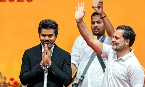 ഇൻഡ്യ മുന്നണി യോഗത്തിൽ പങ്കെടുത്ത് ടി.വി.കെ; തെരഞ്ഞെടുപ്പ് കമീഷനെതിരെ യോജിച്ച് പോരാടും ഇൻഡ്യ മുന്നണി യോഗത്തിൽ പങ്കെടുത്ത് ടി.വി.കെ; തെരഞ്ഞെടുപ്പ് കമീഷനെതിരെ യോജിച്ച് പോരാടും