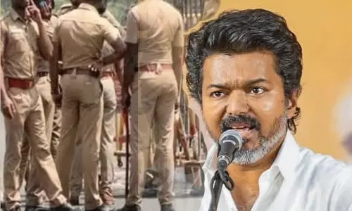 ഗൂഗ്ൾ പേ വഴി കൈക്കൂലി; തമിഴ്നാട്ടിൽ അഞ്ച് പൊലീസ് ഉദ്യോഗസ്ഥർക്കെതിരെ കർശന നടപടി, ഒരാൾ സർവീസിൽനിന്ന് പുറത്ത് ഗൂഗ്ൾ പേ വഴി കൈക്കൂലി; തമിഴ്നാട്ടിൽ അഞ്ച് പൊലീസ് ഉദ്യോഗസ്ഥർക്കെതിരെ കർശന നടപടി, ഒരാൾ സർവീസിൽനിന്ന് പുറത്ത്