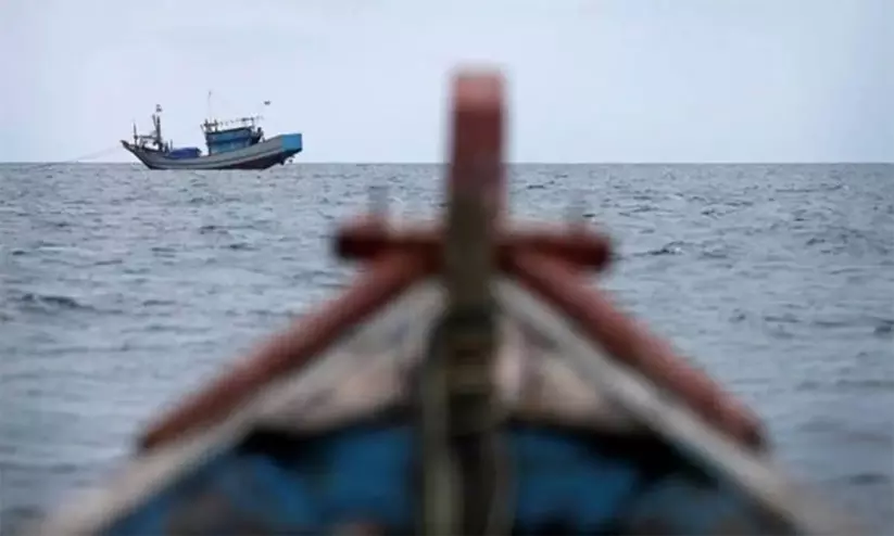 Sri Lankan naval vessel conducting maritime patrolling near the Palk Strait boundary. Sri Lankan naval vessel conducting maritime patrolling near the Palk Strait boundary.