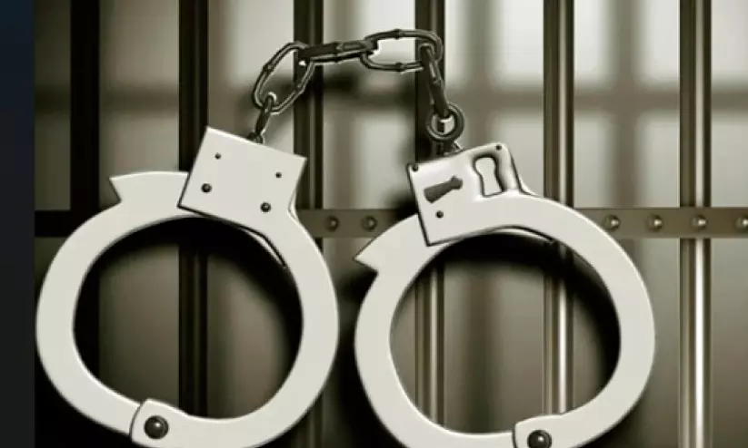 താമസ വിലാസം മാറ്റുന്നതിന് വ്യാജ വാടക കരാർ: പ്രവാസി പിടിയിൽ താമസ വിലാസം മാറ്റുന്നതിന് വ്യാജ വാടക കരാർ: പ്രവാസി പിടിയിൽ
