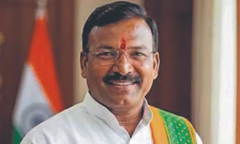 ഹിന്ദുക്കൾ നേരത്തെ വിവാഹം ചെയ്ത് അഞ്ച് കുട്ടികളെ ഉണ്ടാക്കണം; വിവാദ പരാമർശവുമായി ബി.ജെ.പി എം.പി ഹിന്ദുക്കൾ നേരത്തെ വിവാഹം ചെയ്ത് അഞ്ച് കുട്ടികളെ ഉണ്ടാക്കണം; വിവാദ പരാമർശവുമായി ബി.ജെ.പി എം.പി