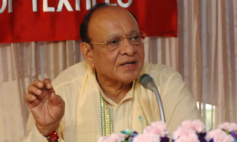 Former Gujarat Chief Minister Shankersinh Vaghela addressing the gathering Former Gujarat Chief Minister Shankersinh Vaghela addressing the gathering