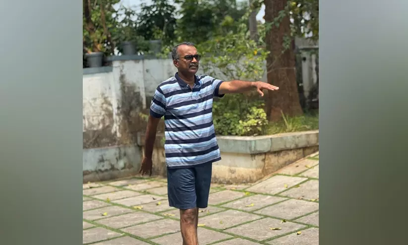 പിന്നോട്ട് നടന്ന്, മുന്നോട്ട് കുതിച്ച് സഞ്ജീവ് പിന്നോട്ട് നടന്ന്, മുന്നോട്ട് കുതിച്ച് സഞ്ജീവ്