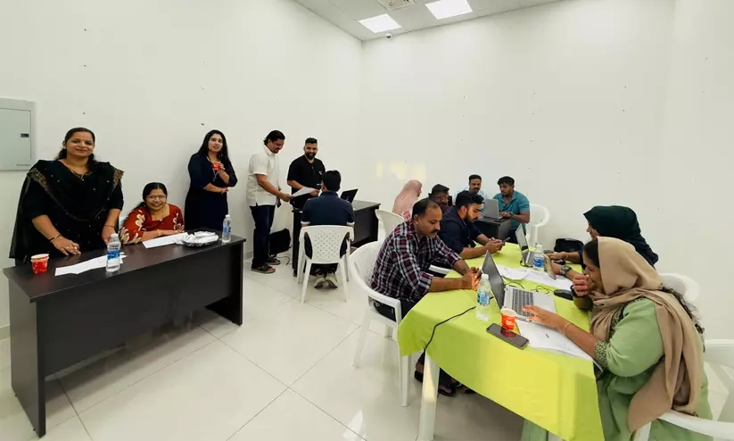 മബേലയിൽ ആർ.എം.എ ആറാം ഘട്ട നോർക്ക രജിസ്ട്രേഷൻ ക്യാമ്പ് മബേലയിൽ ആർ.എം.എ ആറാം ഘട്ട നോർക്ക രജിസ്ട്രേഷൻ ക്യാമ്പ്