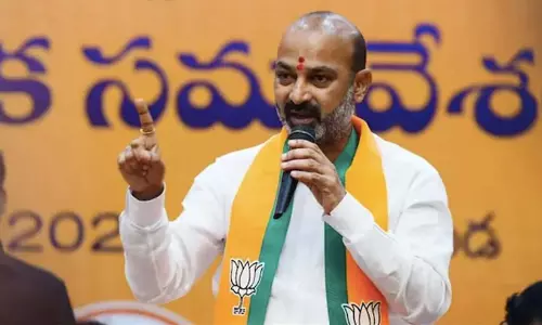 അധികാരത്തിലിരിക്കുന്ന സംസ്ഥാനങ്ങളിൽ ബാലറ്റ് ഉപയോഗിച്ച് തെരഞ്ഞെടുപ്പ് നടത്തൂ; കോൺഗ്രസിനെ വെല്ലുവിളിച്ച് ബണ്ടി സഞ്ജയ് കുമാർ