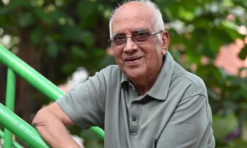 പ്രശസ്ത ചലച്ചിത്ര സംവിധായകൻ സിംഗീതം ശ്രീനിവാസ റാവു അന്തരിച്ചു