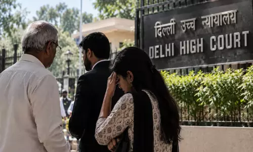 Delhi High Court building representing the legal ruling on domestic violence allegations against in-laws. Delhi High Court building representing the legal ruling on domestic violence allegations against in-laws.