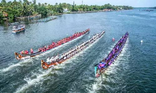 കോട്ടപ്പുറം ജലോത്സവം; പള്ളാത്തുരുത്തി ബോട്ട് ക്ലബിന് വിജയം