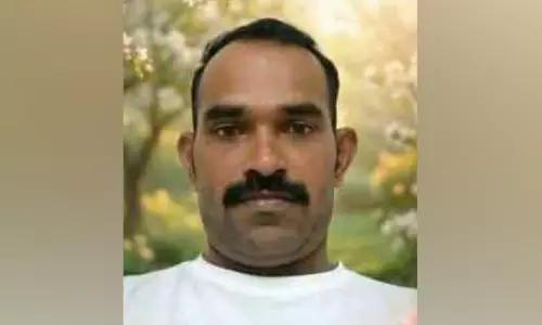 ഗൃഹനാഥൻ കുഴഞ്ഞുവീണ് മരിച്ചു; പൊലീസ് മർദനം മൂലമെന്ന് പരാതി ഗൃഹനാഥൻ കുഴഞ്ഞുവീണ് മരിച്ചു; പൊലീസ് മർദനം മൂലമെന്ന് പരാതി