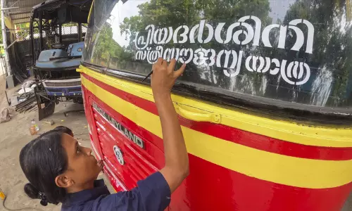 പ്രിയദർശിനി സൗജന്യ യാത്ര പ്രതിസന്ധിയാകുന്നു; സ്വകാര്യ ബസുടമകളുടെ സെക്രട്ടേറിയറ്റ് മാർച്ച് 14ന്