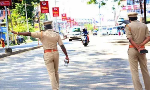 വാഹന പരിശോധന ; കർശന നടപടിയുമായി തൃശൂർ സിറ്റി പൊലീസ് വാഹന പരിശോധന ; കർശന നടപടിയുമായി തൃശൂർ സിറ്റി പൊലീസ്