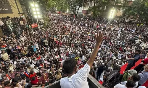 പാറ്റകളെ പൂട്ടാൻ വലവിരിച്ച് ഡൽഹി പൊലീസ്
