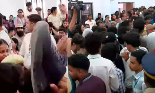 ആർഎസ്എസ് ഗോ ബാക്ക്, ക്യാമ്പസ് കാവിവൽക്കരിക്കാൻ അനുവദിക്കില്ല; കേന്ദ്ര സർവകലാശാലയിൽ വിദ്യാർഥിരോഷം