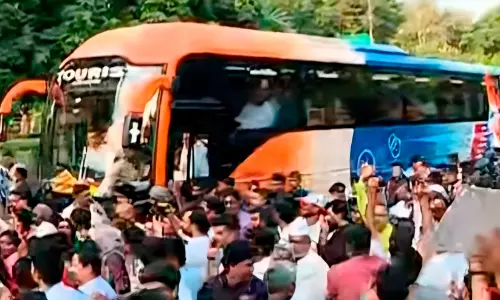 പിന്നോട്ടില്ലെന്ന് ഉറപ്പിച്ച് ഇൻഡ്യ സഖ്യം: ജന്തർമന്തറിൽ പൊലീസും പ്രവർത്തകരും തമ്മിൽ വാക്കേറ്റം