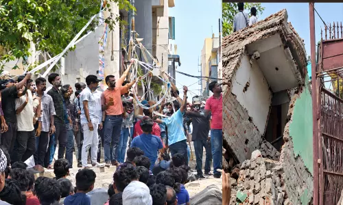 ഡൽഹിയിൽ നാലുനില കെട്ടിടം തകർന്ന് കുട്ടി മരിച്ചു; എട്ടുപേരെ രക്ഷപ്പെടുത്തി ഡൽഹിയിൽ നാലുനില കെട്ടിടം തകർന്ന് കുട്ടി മരിച്ചു; എട്ടുപേരെ രക്ഷപ്പെടുത്തി