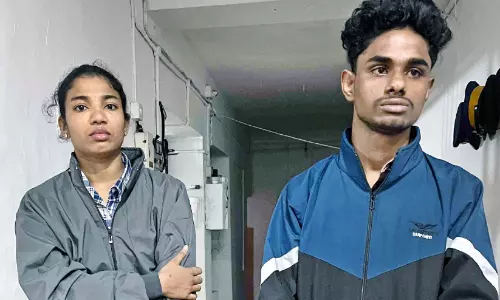 കൊച്ചി സ്പായിലെ കൂട്ടബലാത്സംഗം; യുവതി ഉൾപ്പെടെ രണ്ടുപേർ കൂടി പിടിയിൽ കൊച്ചി സ്പായിലെ കൂട്ടബലാത്സംഗം; യുവതി ഉൾപ്പെടെ രണ്ടുപേർ കൂടി പിടിയിൽ