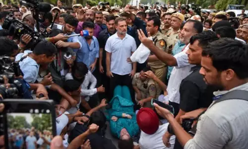 ഗ്യാനേഷിന്‍റെ രാജിക്കായി പ്രതിപക്ഷം ഇന്നും തെരുവിലേക്ക്; ഉച്ചഭക്ഷണത്തിന് വിളിച്ച് ഖാർഗെ, മമത പങ്കെടുക്കും