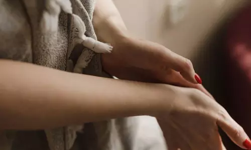 ക്ഷീണവും സന്ധിവേദനയും അവഗണിക്കരുത്; സ്ത്രീകളിൽ ഓട്ടോഇമ്മ്യൂൺ രോഗസാധ്യത കൂടുതൽ