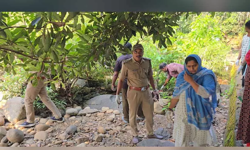 കോട്ടപ്പുഴ ശുചീകരിച്ച് ടി.കെ. കോളനി വനസംരക്ഷണ സമിതി കോട്ടപ്പുഴ ശുചീകരിച്ച് ടി.കെ. കോളനി വനസംരക്ഷണ സമിതി