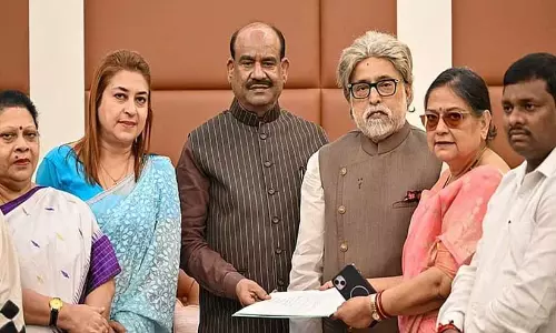 കൂറുമാറ്റ നിരോധന നിയമം: മറുപടി നൽകാൻ കൂടുതൽ സമയം തേടി ടി.എം.സി വിമത എം.പിമാർ