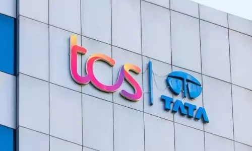 യു.എസ് ഗ്രീൻ കാർഡ് വിലക്ക് തങ്ങളെ ബാധിക്കില്ലെന്ന് ടിസിഎസ്; അമേരിക്കയിൽ പ്രാദേശിക നിയമനങ്ങൾ കൂട്ടുമെന്ന് കമ്പനി