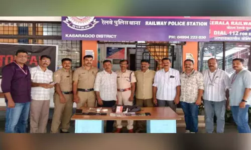 ട്രെ​യി​നി​ൽ പ​ണ​വും മൊ​ബൈ​ൽ ഫോ​ണു​ക​ളും ക​വ​ർ​ച്ച ചെ​യ്ത പ്ര​തി അ​റ​സ്റ്റി​ൽ