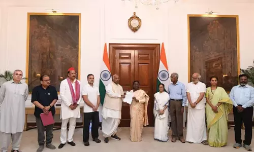വോട്ടുകൊള്ളക്ക് തെളിവ് ചോദിച്ചു, നൽകാമെന്ന് ഇൻഡ്യ സഖ്യം; പ്രതിപക്ഷ ആരോപണം രാഷ്ട്രപതി നിഷേധിച്ചില്ലെന്ന് രാഹുൽ ഗാന്ധി