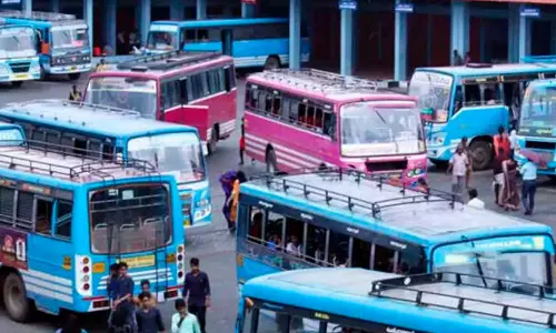 ബസുകളുടെ മരണപ്പാച്ചിൽ: എസ്​.പിമാരെ വിളിച്ചുവരുത്തി ഹൈകോടതി