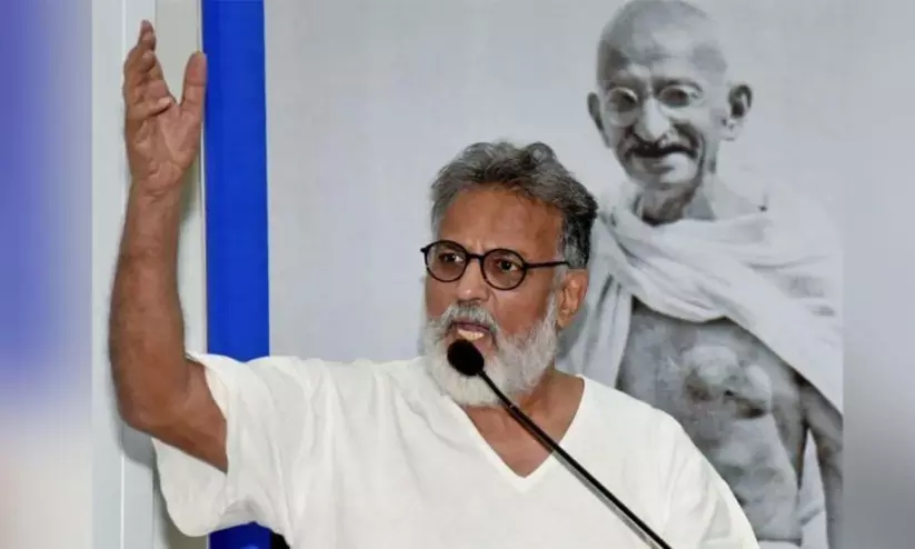 ‘എന്റെ മരുന്ന് കൊണ്ടുവരൂ’; തുഷാർ ഗാന്ധിയെ കസ്റ്റഡിയിലെടുത്ത് മുംബൈ പൊലീസ്, ആശങ്കയറിയിച്ച് മകൾ ‘എന്റെ മരുന്ന് കൊണ്ടുവരൂ’; തുഷാർ ഗാന്ധിയെ കസ്റ്റഡിയിലെടുത്ത് മുംബൈ പൊലീസ്, ആശങ്കയറിയിച്ച് മകൾ