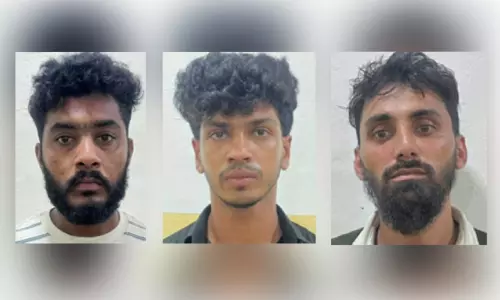 1.58 കോടിയുടെ എം.ഡി.എം.എ പിടികൂടി; മലയാളിയുൾപ്പെടെ മൂന്ന് പേർ അറസ്റ്റിൽ 1.58 കോടിയുടെ എം.ഡി.എം.എ പിടികൂടി; മലയാളിയുൾപ്പെടെ മൂന്ന് പേർ അറസ്റ്റിൽ