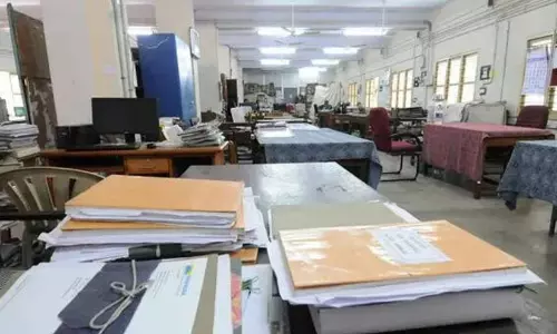 സർക്കാർ ഓഫിസുകളുടെ പ്രവൃത്തി ദിവസം അഞ്ചാക്കൽ: 17ന് ജീവനക്കാരുടെ യോഗം