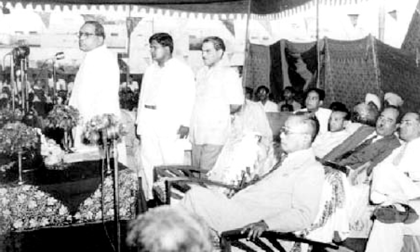 1950 മേയ് രണ്ടിന് ബുദ്ധജയന്തി ദിനത്തിൽ നടന്ന പരിപാടിയിൽ സംസാരിക്കുന്ന അംബേദ്കർ