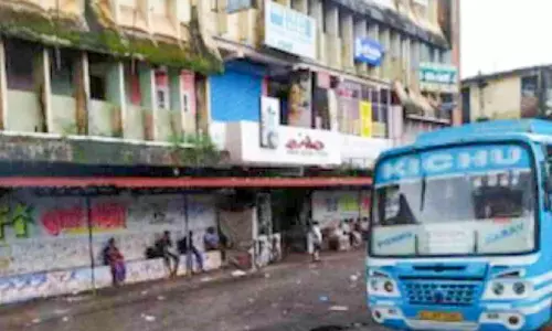 കാഞ്ഞങ്ങാട് ബസ് സ്റ്റാൻഡ് കെട്ടിടം പൊളിച്ചു മാറ്റുന്നു